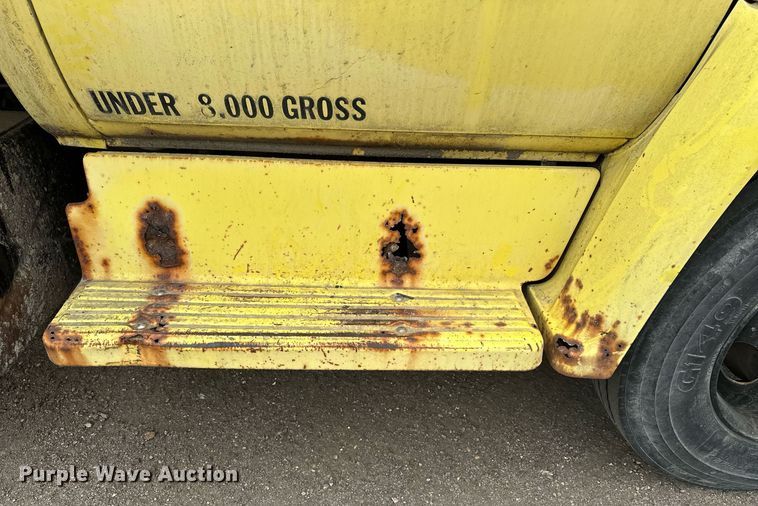 image for item DF8466 1982 GMC 7000 chipper truck