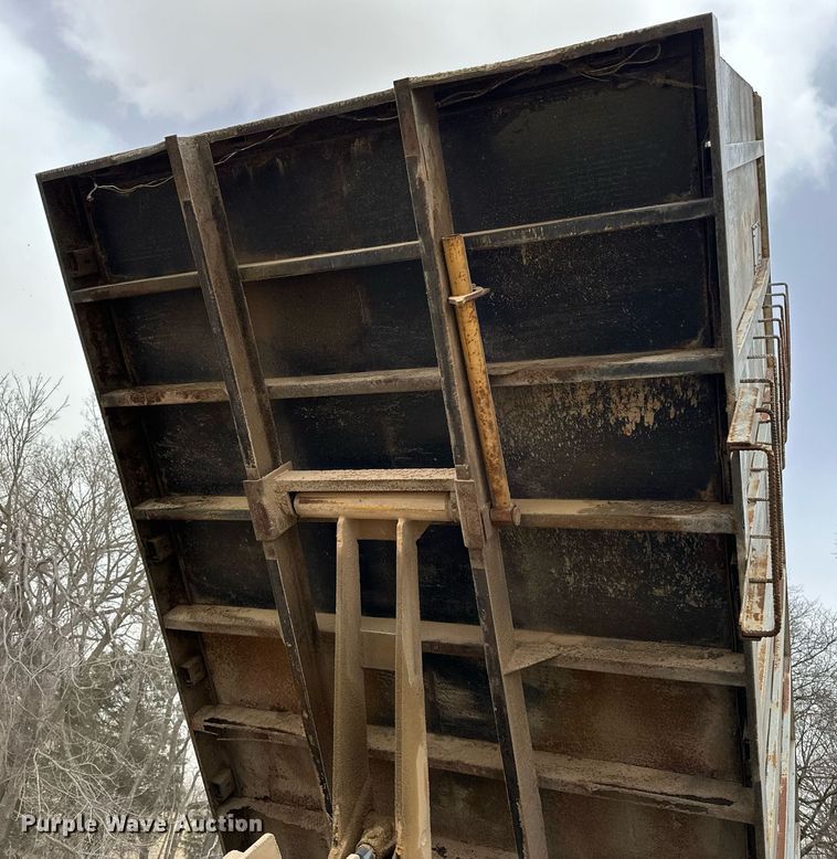 image for item DF8466 1982 GMC 7000 chipper truck