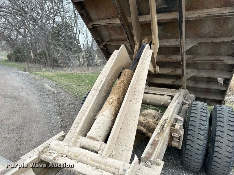 image for item DF8466 1982 GMC 7000 chipper truck