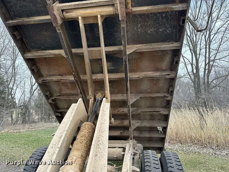 image for item DF8466 1982 GMC 7000 chipper truck