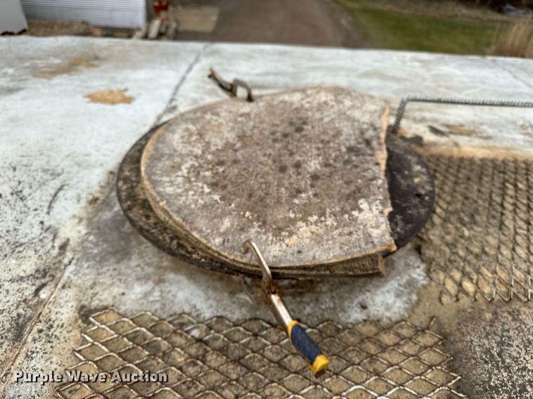 image for item DF8466 1982 GMC 7000 chipper truck