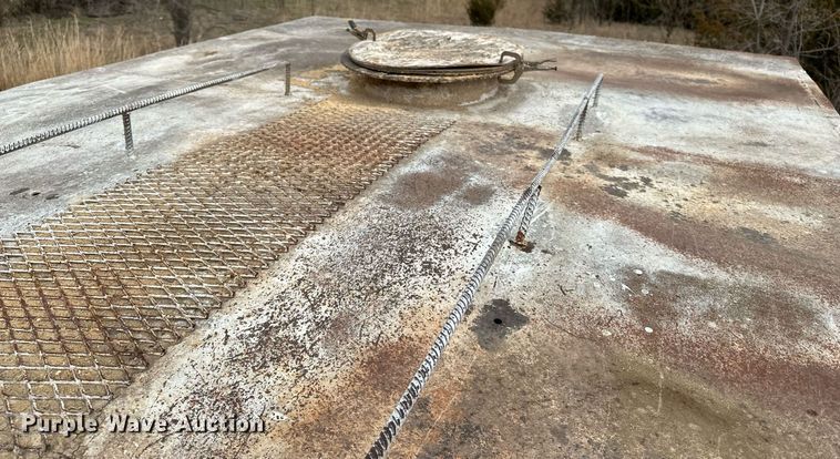 image for item DF8466 1982 GMC 7000 chipper truck