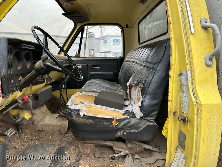 image for item DF8466 1982 GMC 7000 chipper truck