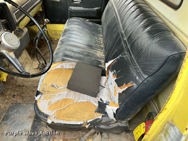 image for item DF8466 1982 GMC 7000 chipper truck