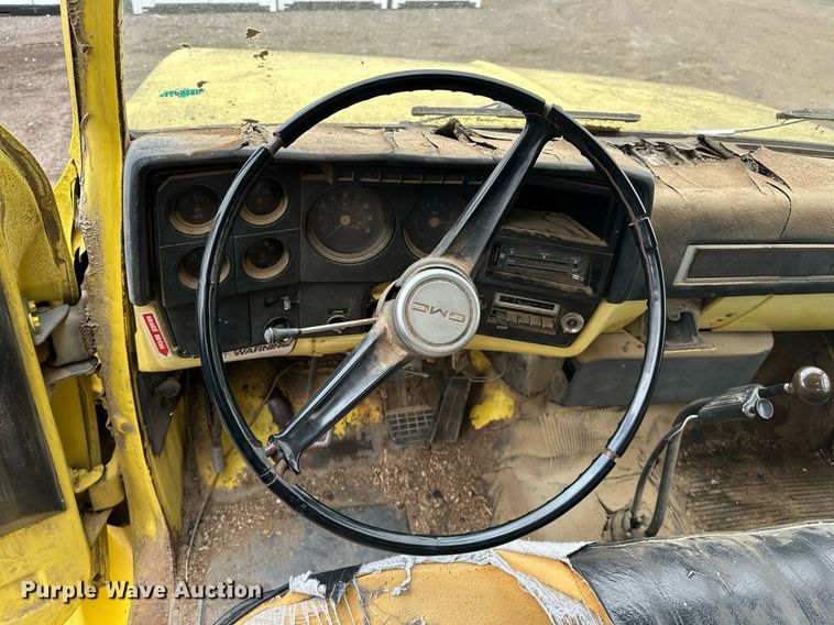 image for item DF8466 1982 GMC 7000 chipper truck