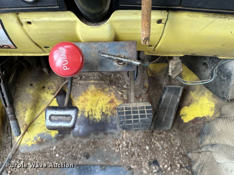 image for item DF8466 1982 GMC 7000 chipper truck