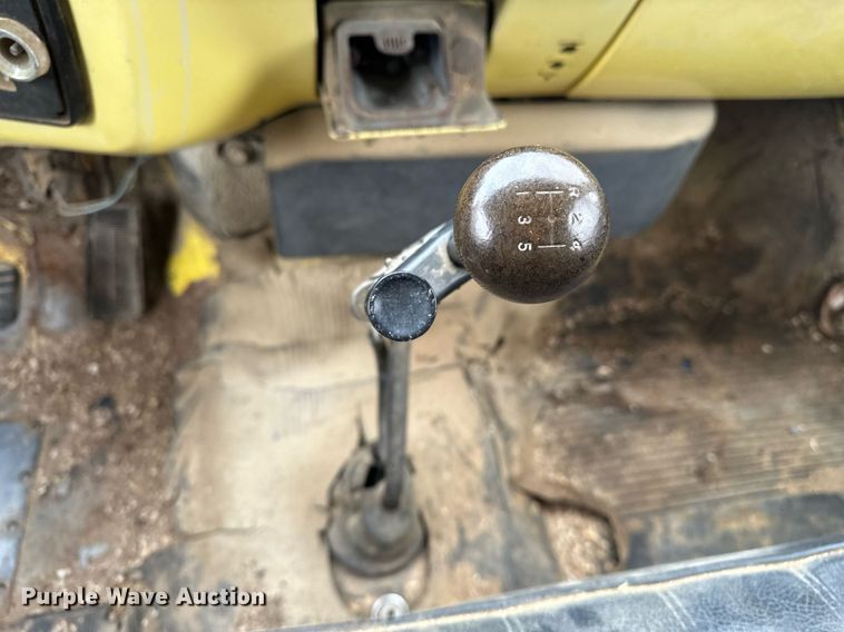 image for item DF8466 1982 GMC 7000 chipper truck