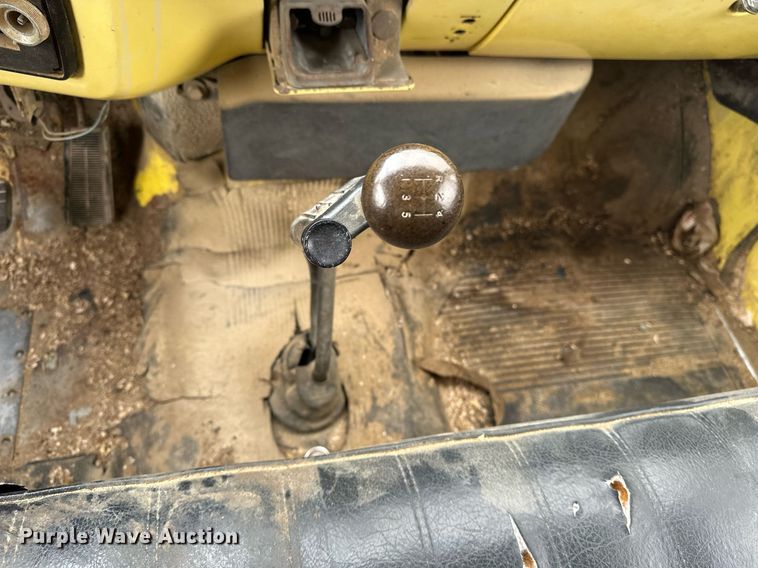 image for item DF8466 1982 GMC 7000 chipper truck