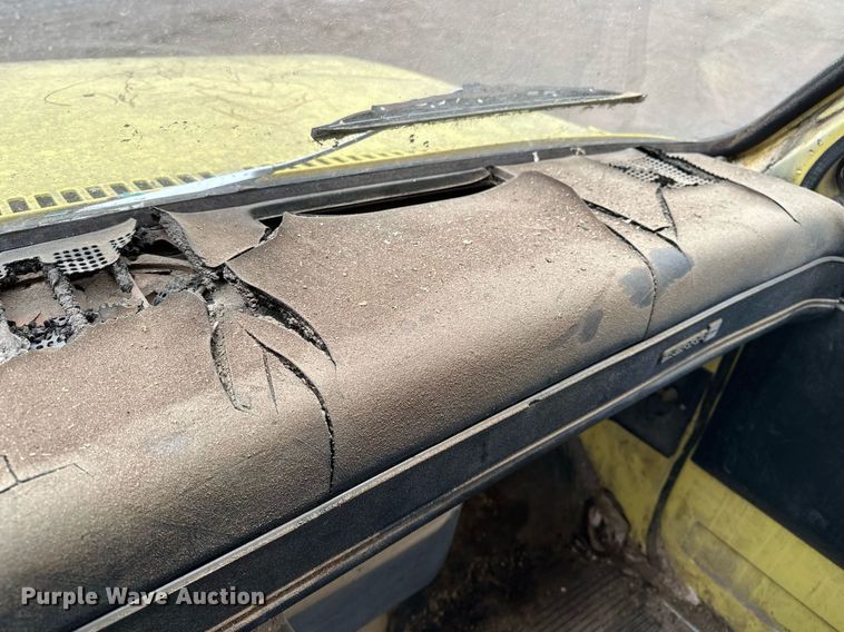 image for item DF8466 1982 GMC 7000 chipper truck