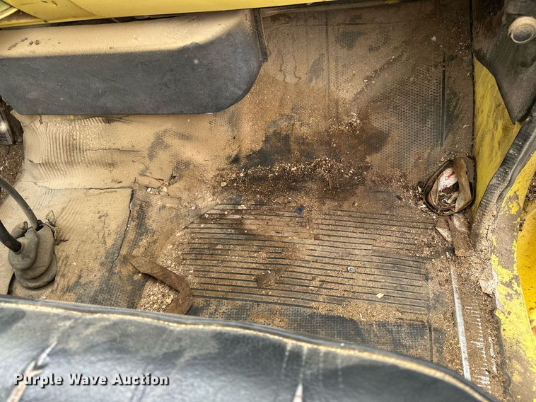 image for item DF8466 1982 GMC 7000 chipper truck