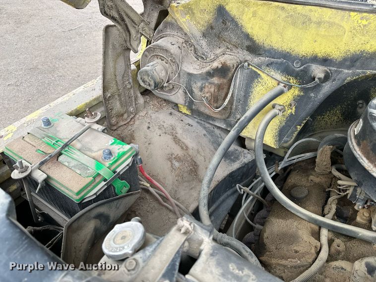 image for item DF8466 1982 GMC 7000 chipper truck