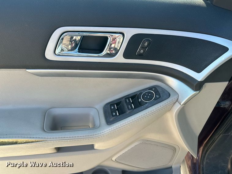 image for item DF8470 2011 Ford Explorer SUV