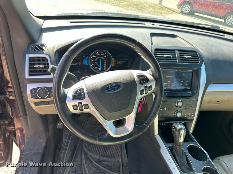 image for item DF8470 2011 Ford Explorer SUV