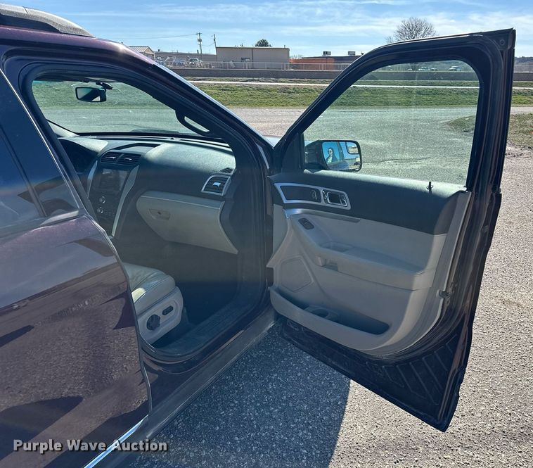 image for item DF8470 2011 Ford Explorer SUV