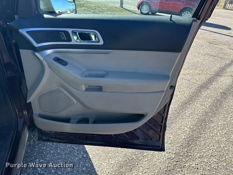 image for item DF8470 2011 Ford Explorer SUV