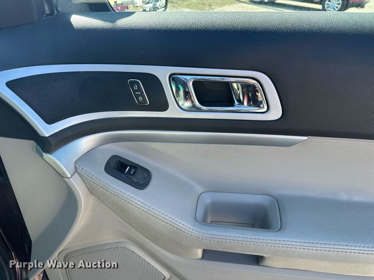 image for item DF8470 2011 Ford Explorer SUV