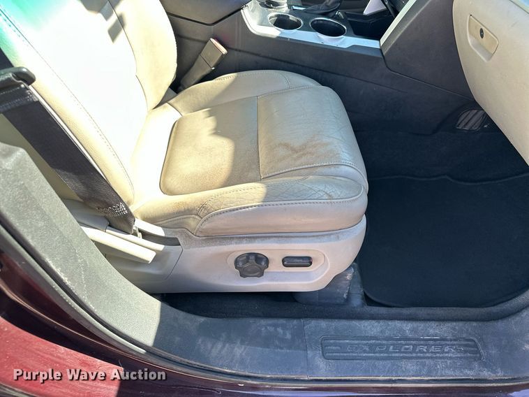 image for item DF8470 2011 Ford Explorer SUV