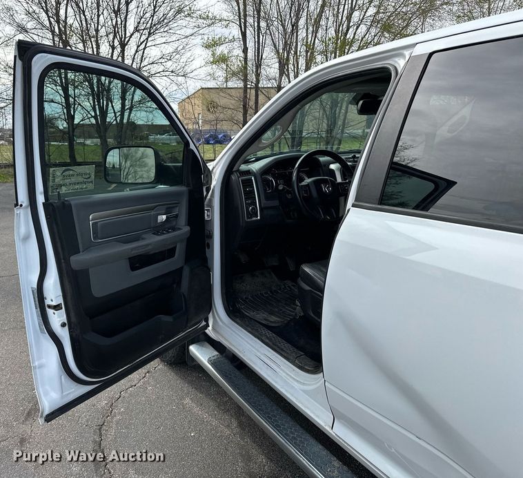 image for item DF8473 2018 Dodge Ram 1500 Crew Cab pickup truck