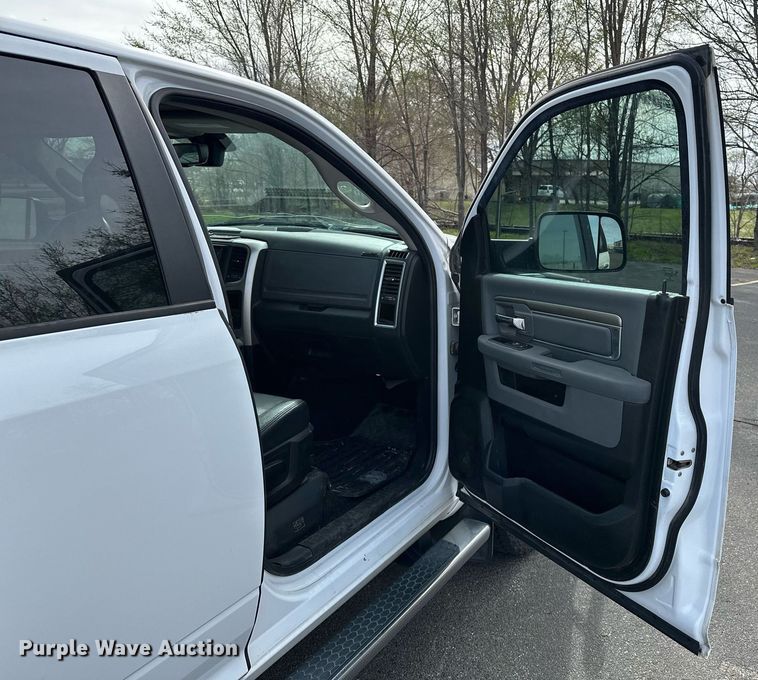 image for item DF8473 2018 Dodge Ram 1500 Crew Cab pickup truck