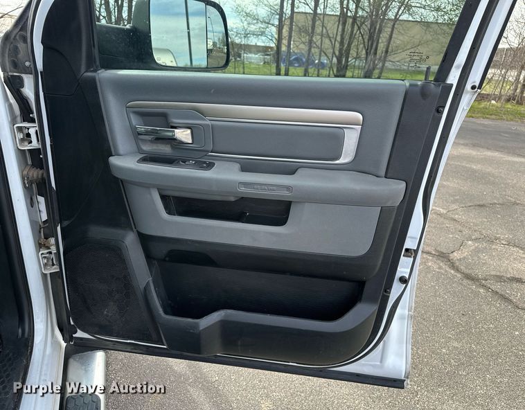 image for item DF8473 2018 Dodge Ram 1500 Crew Cab pickup truck