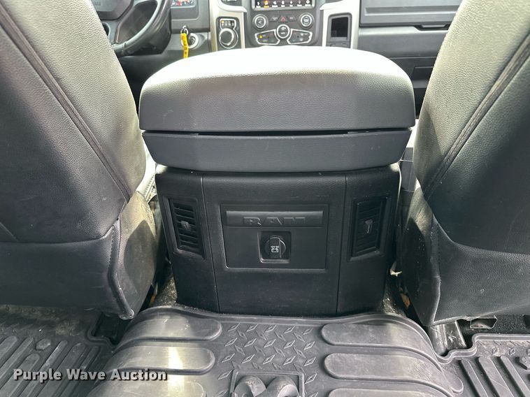 image for item DF8473 2018 Dodge Ram 1500 Crew Cab pickup truck