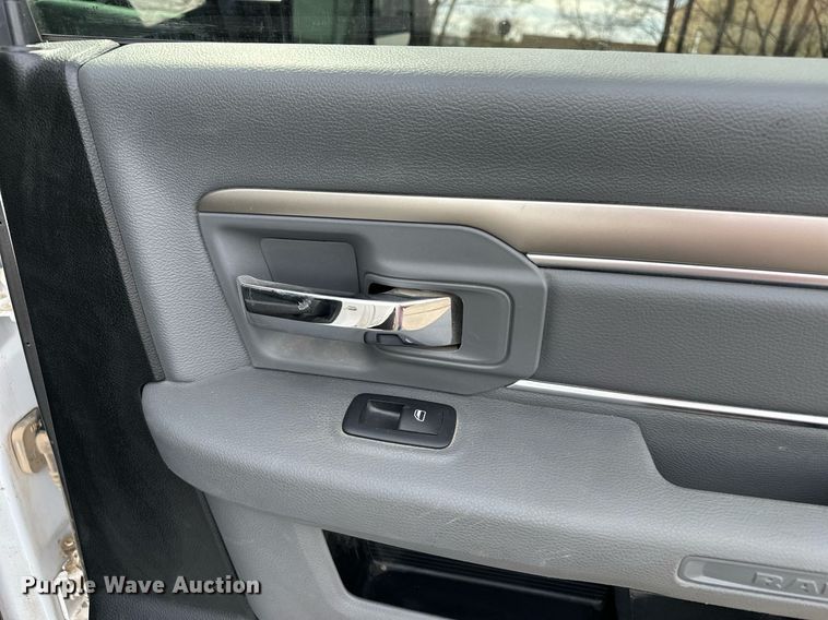 image for item DF8473 2018 Dodge Ram 1500 Crew Cab pickup truck