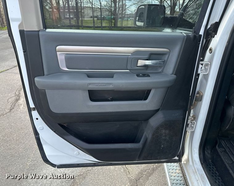 image for item DF8473 2018 Dodge Ram 1500 Crew Cab pickup truck