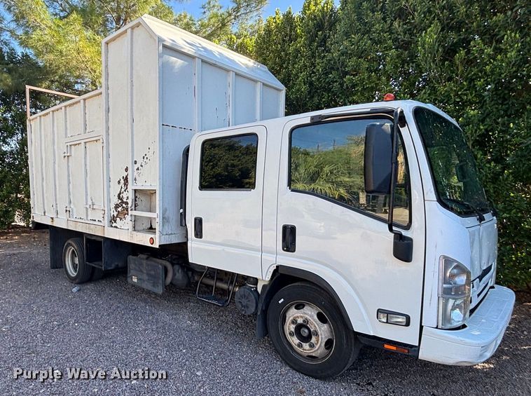 image for item DH8647 2016 Isuzu NRR chipper truck