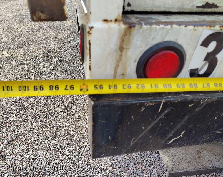 image for item DH8647 2016 Isuzu NRR chipper truck