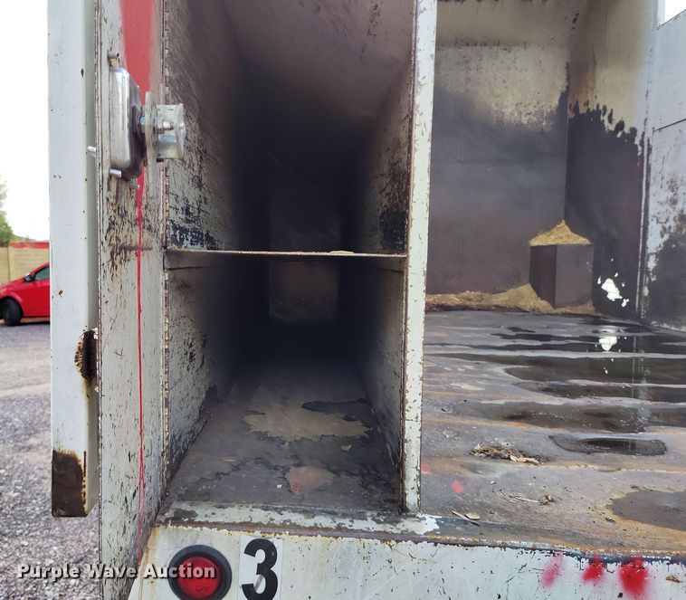 image for item DH8647 2016 Isuzu NRR chipper truck