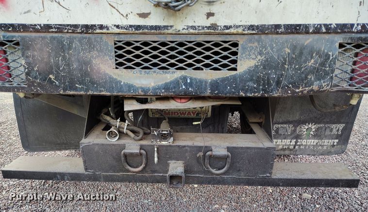 image for item DH8647 2016 Isuzu NRR chipper truck