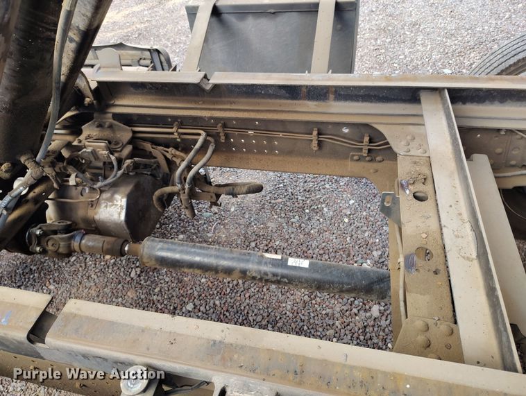 image for item DH8647 2016 Isuzu NRR chipper truck