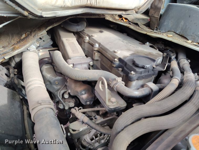 image for item DH8647 2016 Isuzu NRR chipper truck