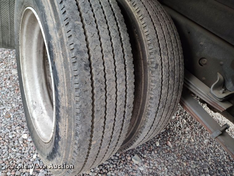 image for item DH8647 2016 Isuzu NRR chipper truck