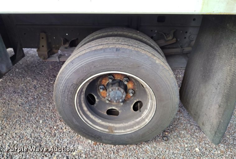 image for item DH8647 2016 Isuzu NRR chipper truck