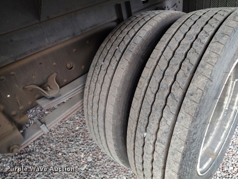 image for item DH8647 2016 Isuzu NRR chipper truck