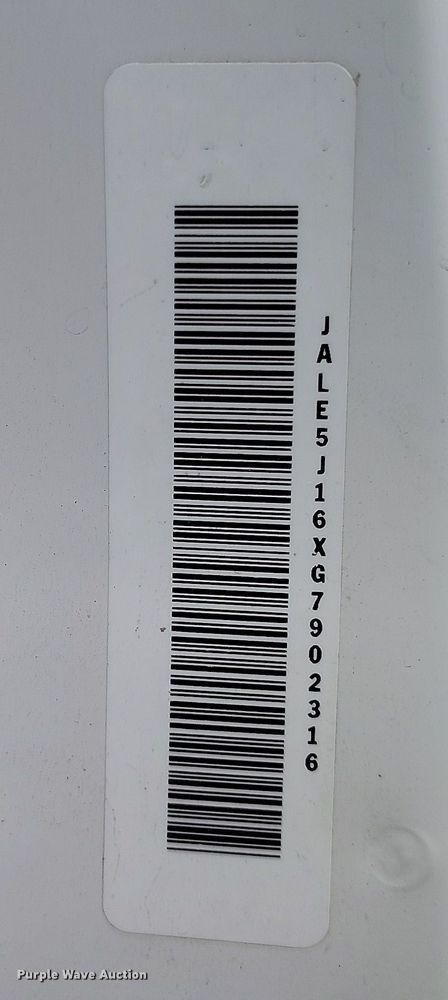 image for item DH8647 2016 Isuzu NRR chipper truck