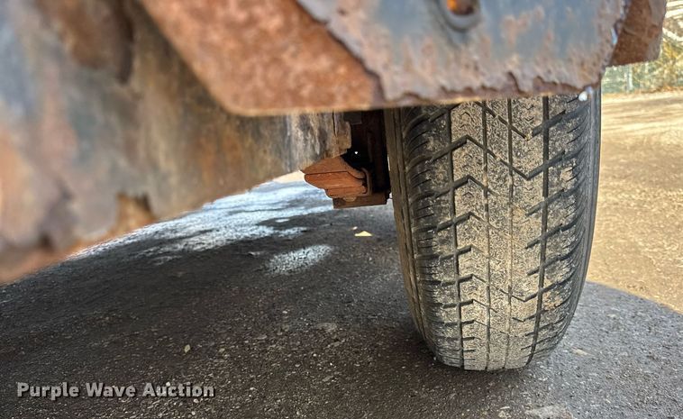 image for item DH9887 2017 Sure Trac utility trailer