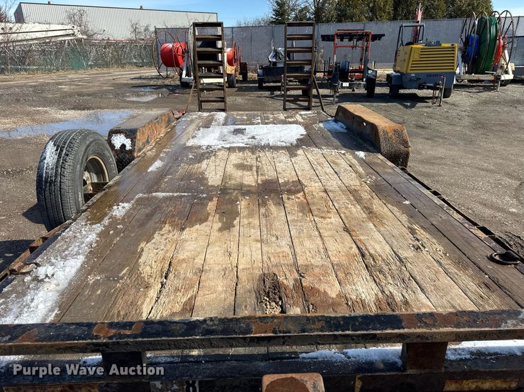 image for item DH9889 2017 Novae Corp Sure Trac equipment trailer