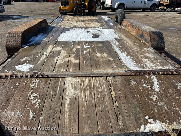 image for item DH9889 2017 Novae Corp Sure Trac equipment trailer