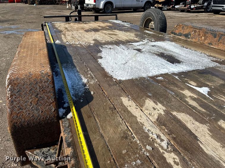 image for item DH9889 2017 Novae Corp Sure Trac equipment trailer