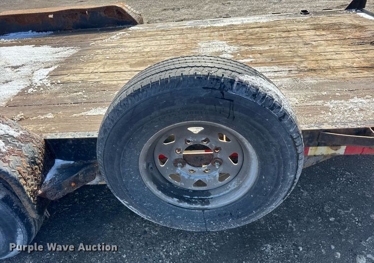 image for item DH9889 2017 Novae Corp Sure Trac equipment trailer