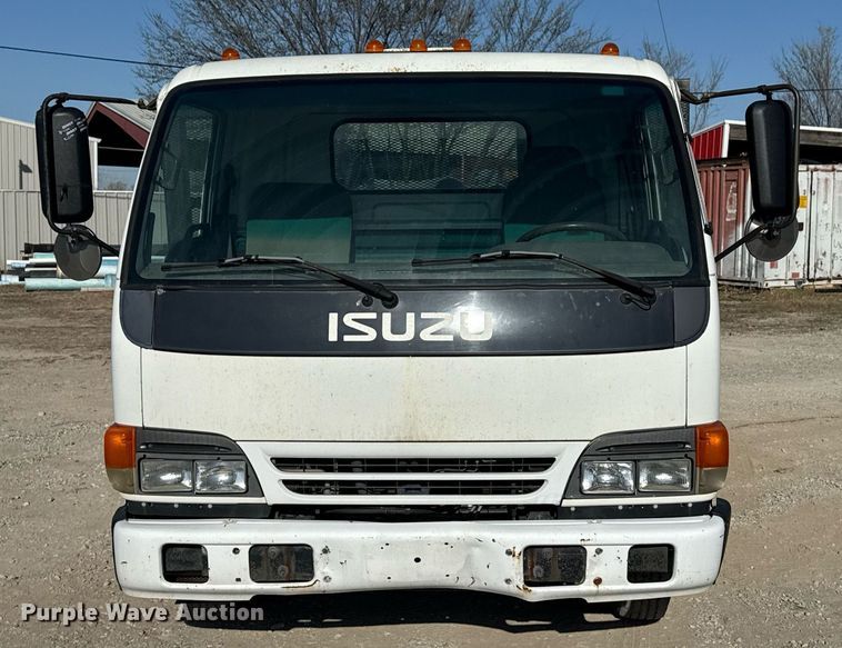image for item DM5620 2004 Isuzu NPR flatbed truck