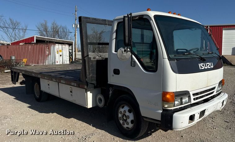 image for item DM5620 2004 Isuzu NPR flatbed truck