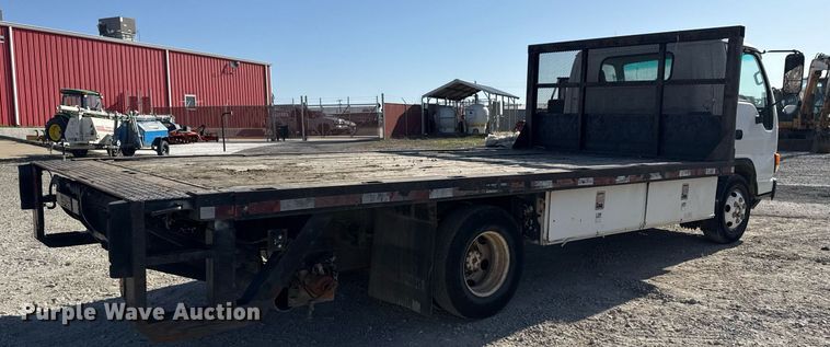 image for item DM5620 2004 Isuzu NPR flatbed truck