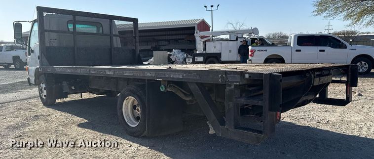 image for item DM5620 2004 Isuzu NPR flatbed truck