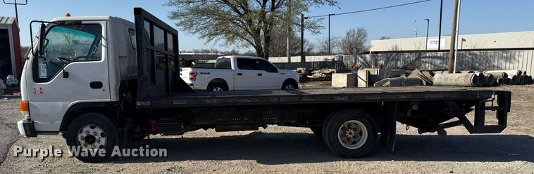 image for item DM5620 2004 Isuzu NPR flatbed truck