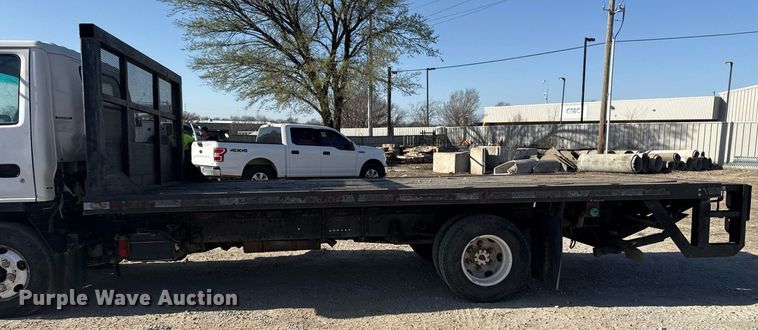 image for item DM5620 2004 Isuzu NPR flatbed truck