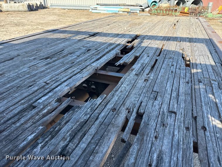 image for item DM5620 2004 Isuzu NPR flatbed truck