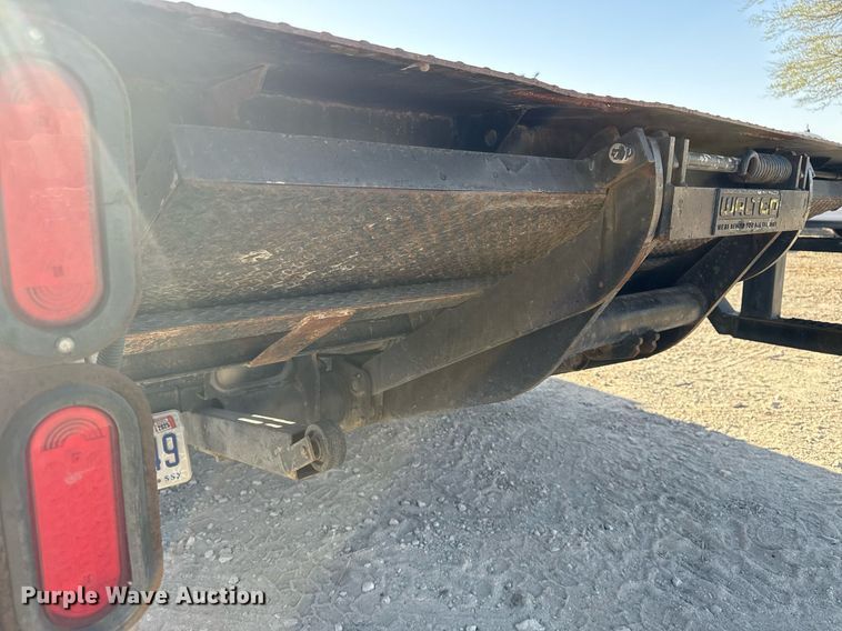 image for item DM5620 2004 Isuzu NPR flatbed truck